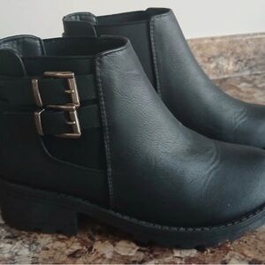 Sleek Black Ankle Boots with Dual Buckle